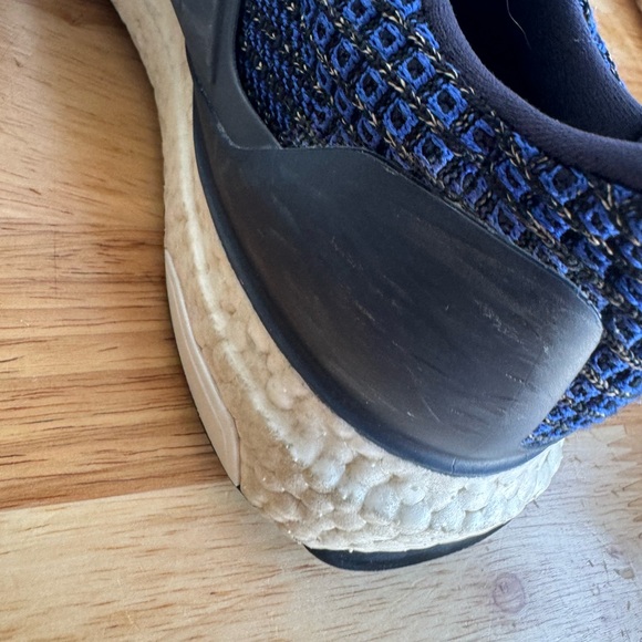 Adidas UltraBoost 4.0 - Picture 6 of 8